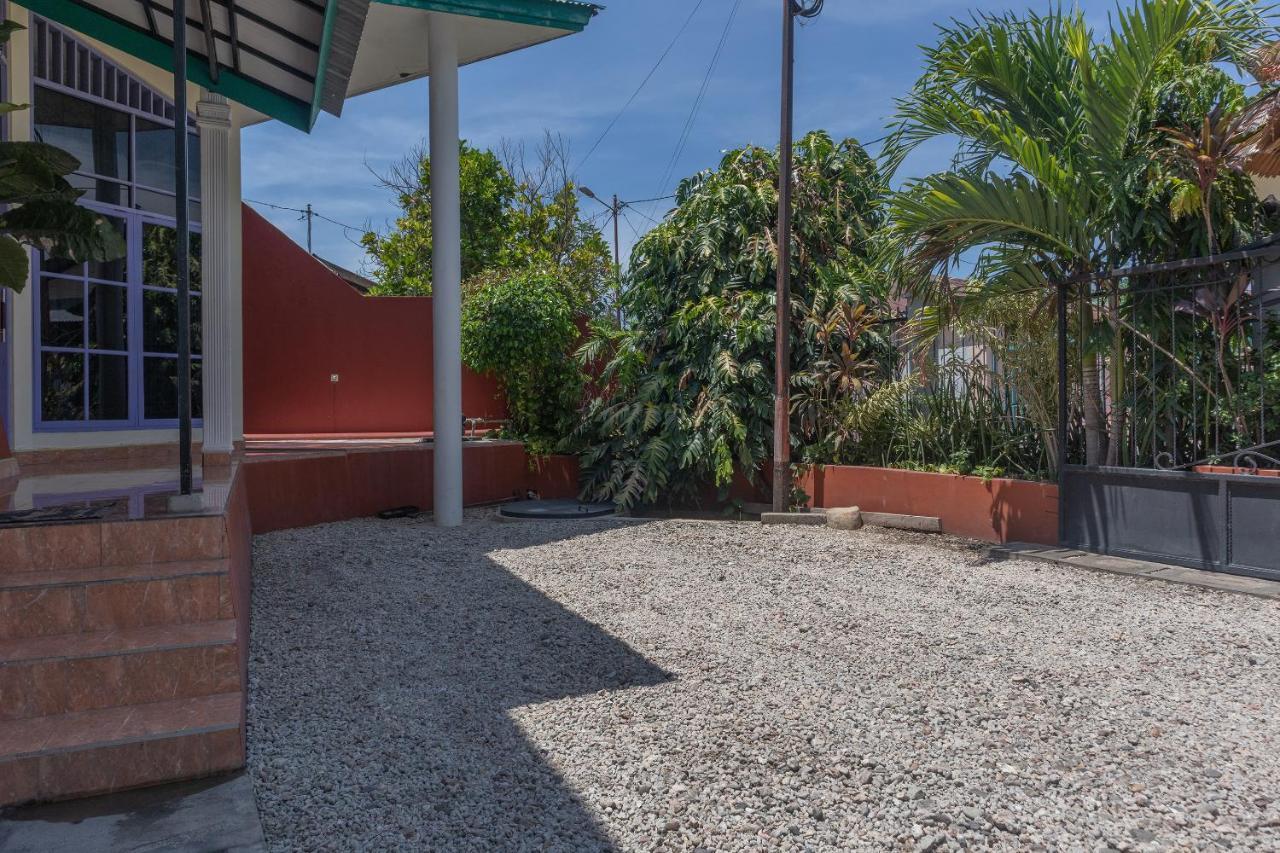 Spot On 2063 Bethania Residence Kupang  Exterior foto